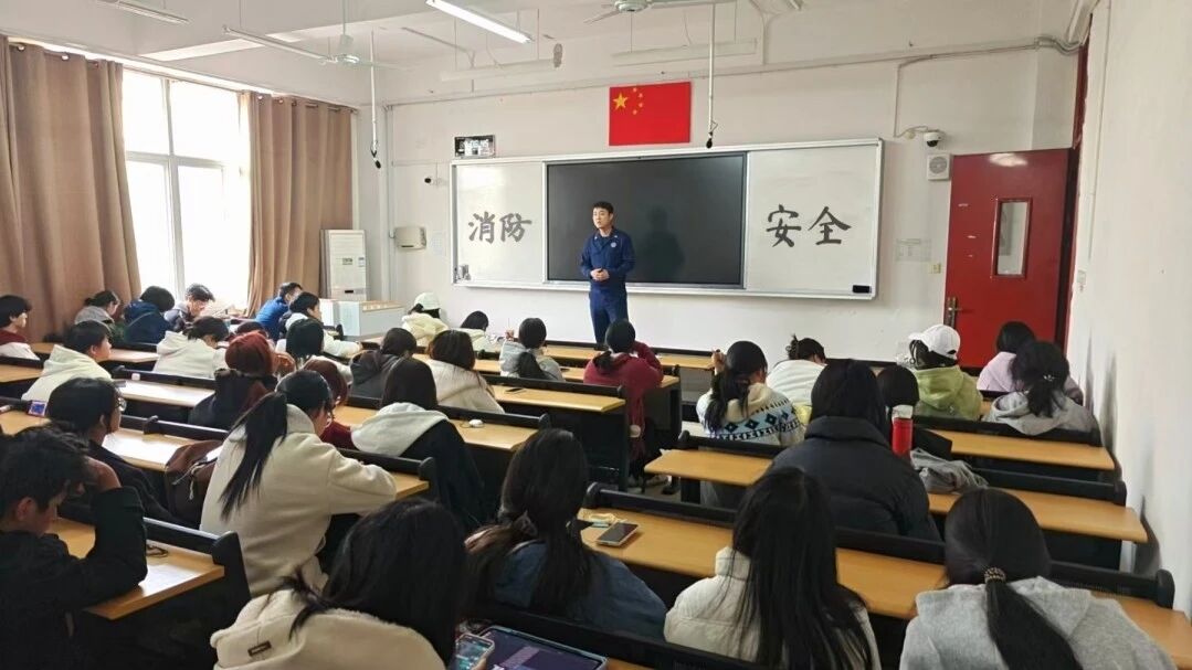 ��������������������ƽ����У�@ ������(j��ng)�������c���W(xu��)Ժ�_չ�������}ϵ�л��